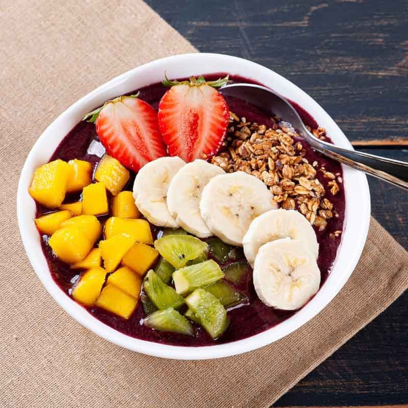 Bowl de Açaí com Frutas da Estação